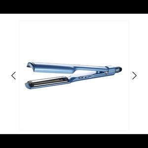 BaBylissPRO® Nano Titanium™ 1½" C Styler